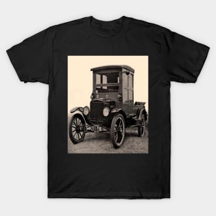 Vintage Antique Car-Available As Art Prints-Mugs,Cases,Duvets,T Shirts,Stickers,etc T-Shirt